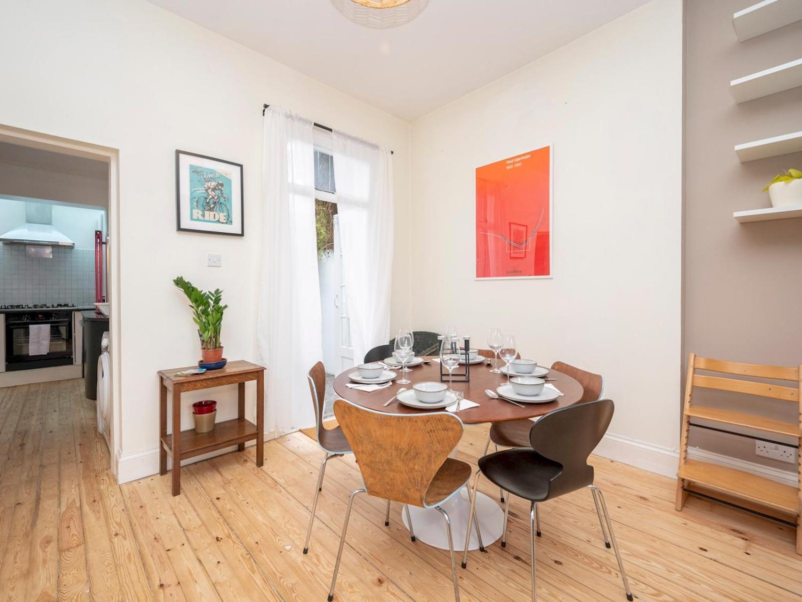 Casa vacanze Pass The Keys Airy 1850s Coach House With Private Balcony