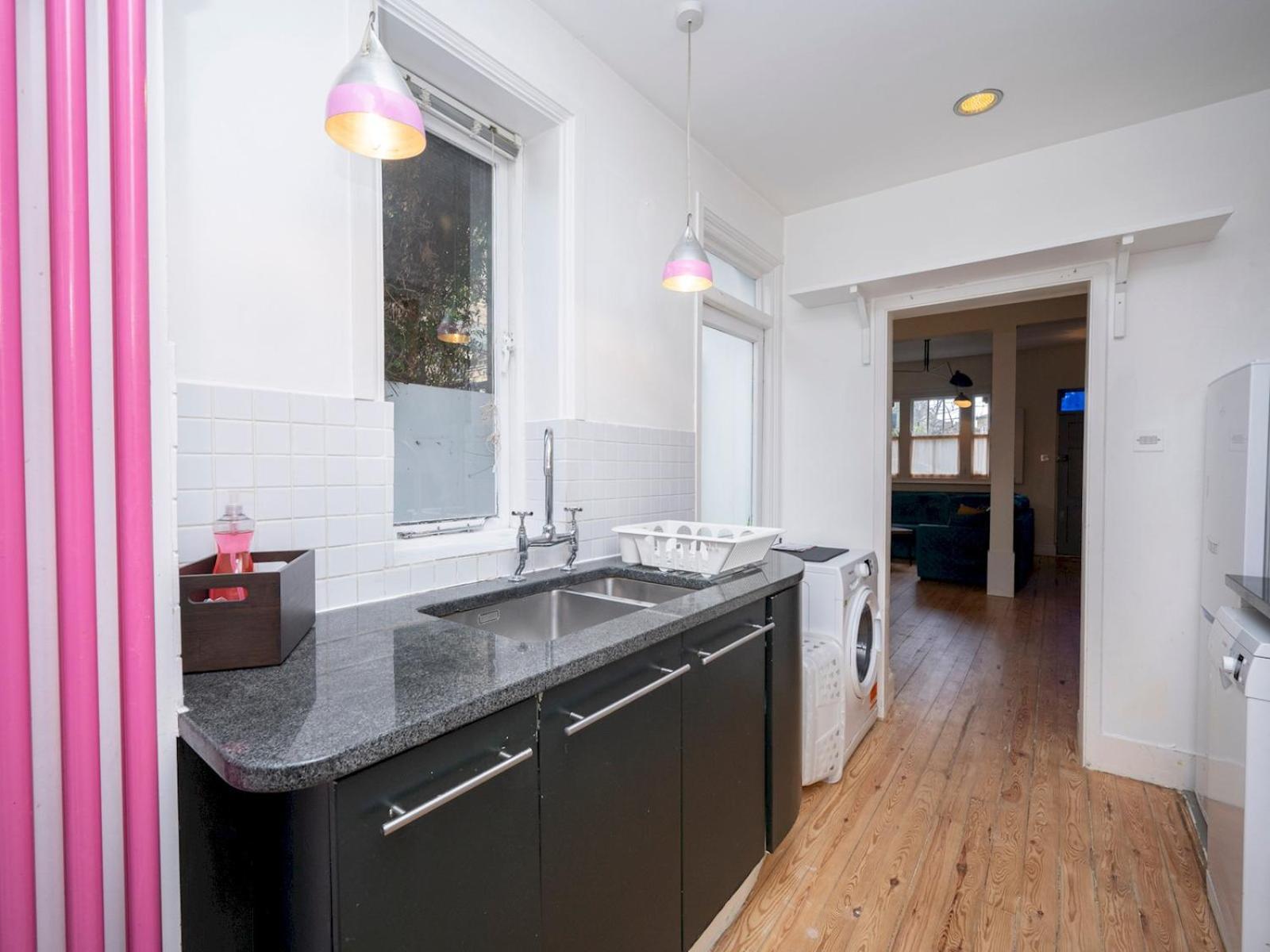 Holiday home Pass The Keys Airy 1850s Coach House With Private Balcony
