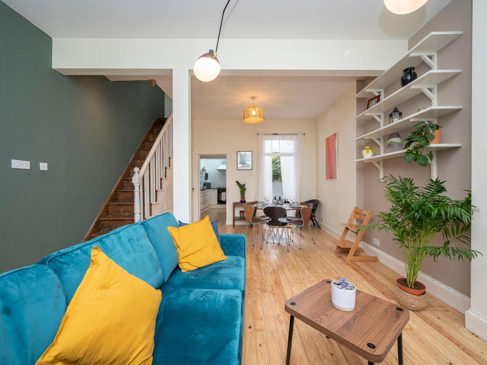 Casa vacanze Pass The Keys Airy 1850s Coach House With Private Balcony *
