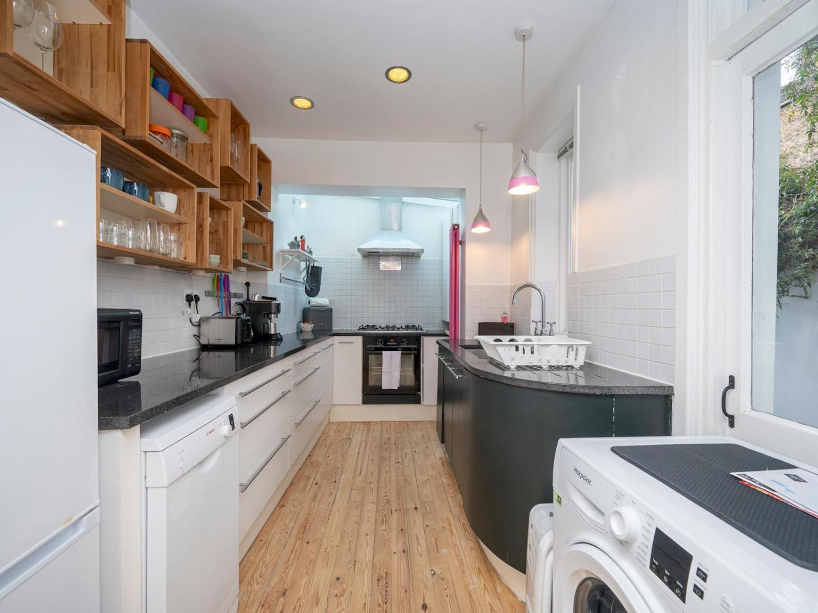 Pass The Keys Airy 1850s Coach House With Private Balcony * Londra